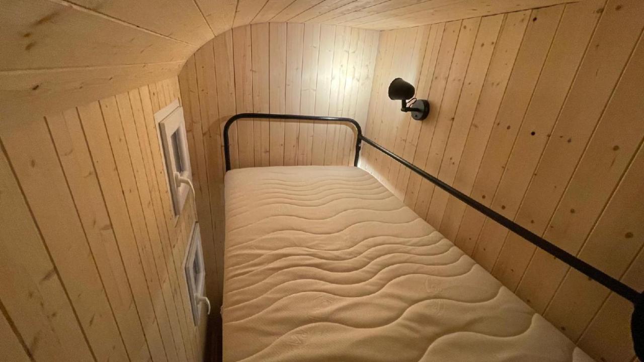 Glamping - Stylova Maringotka V Srdci Ladova Kraje, Pobliz Hlavniho Mesta Prahy Stribrna Skalice Dış mekan fotoğraf
